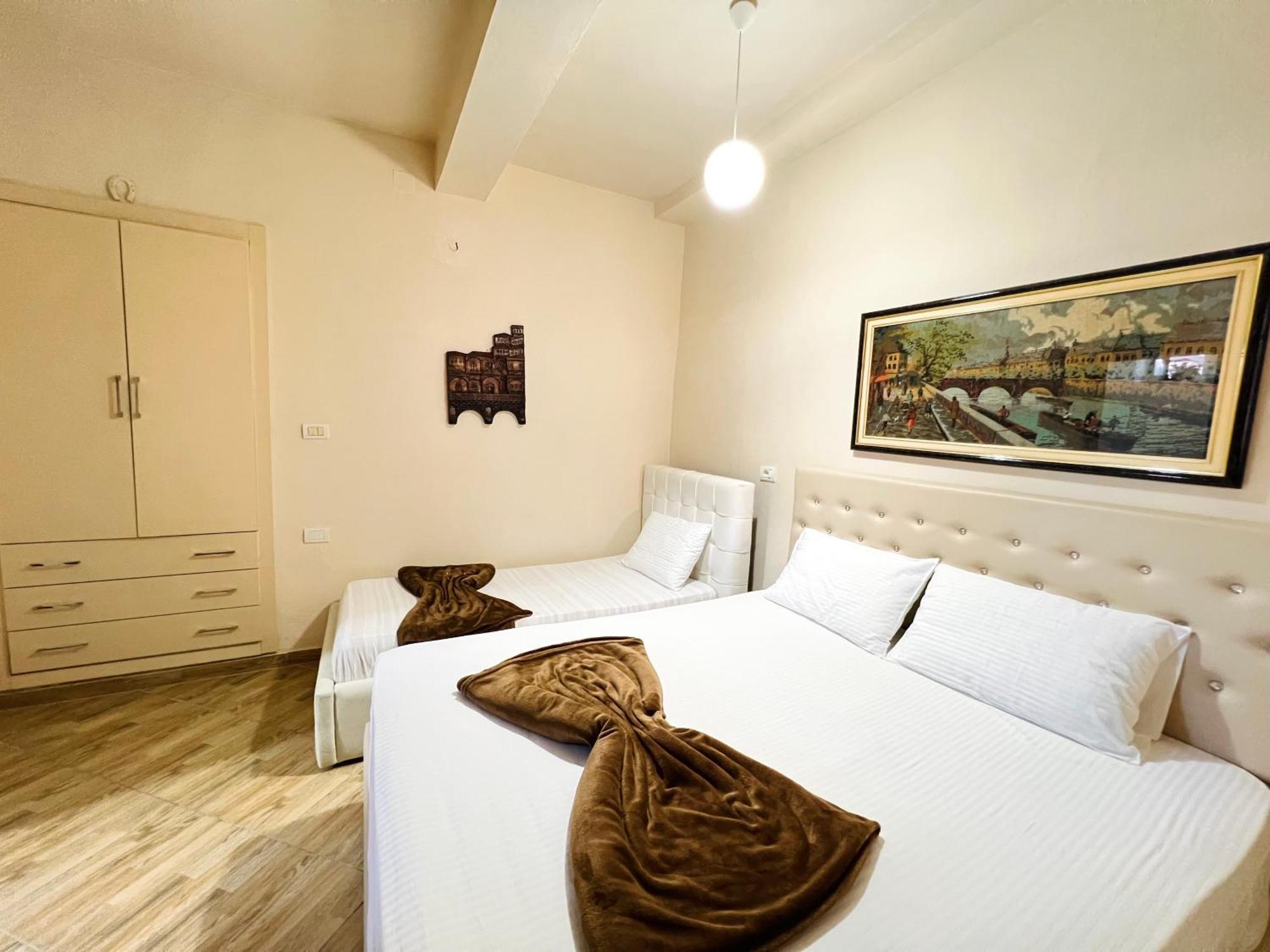 Villa Ensalv Berat - Apartment - Room - Penthouse Kültér fotó