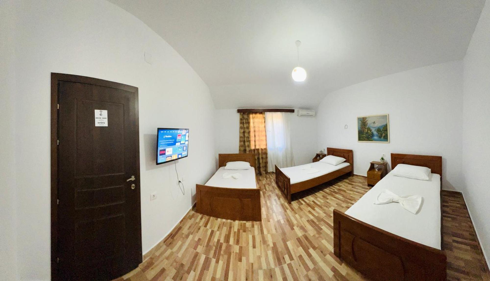 Villa Ensalv Berat - Apartment - Room - Penthouse Szoba fotó