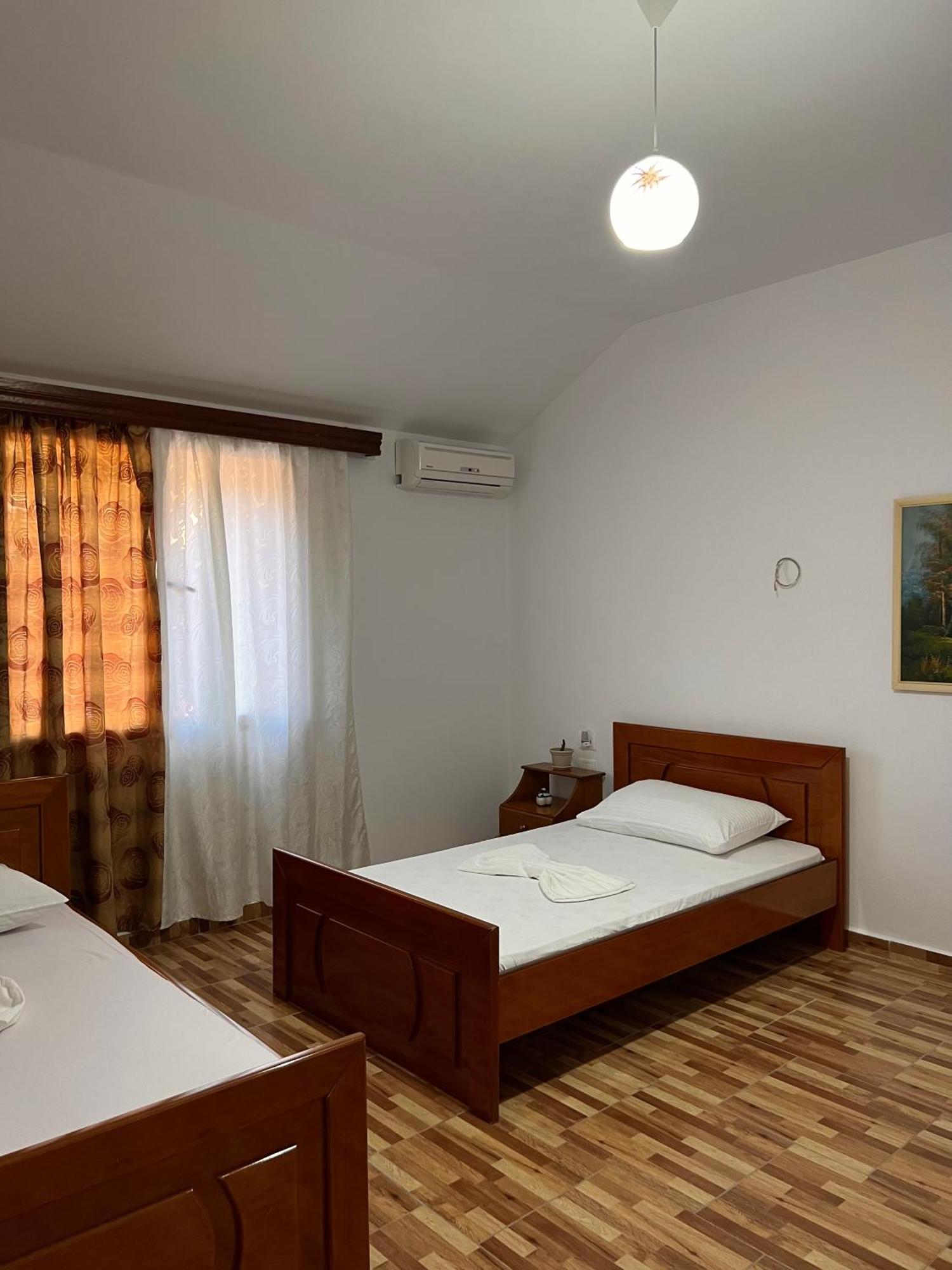 Villa Ensalv Berat - Apartment - Room - Penthouse Szoba fotó