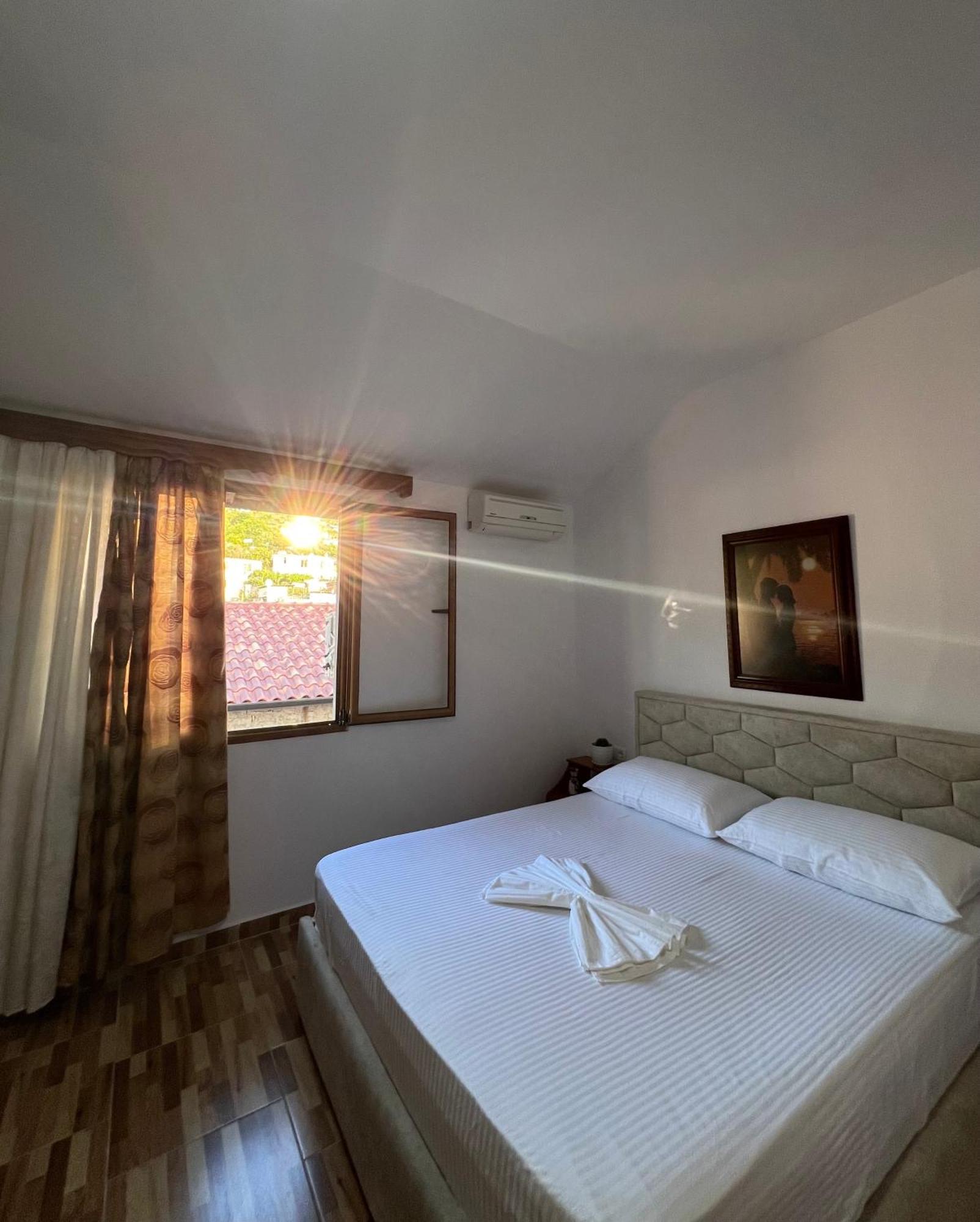 Villa Ensalv Berat - Apartment - Room - Penthouse Szoba fotó